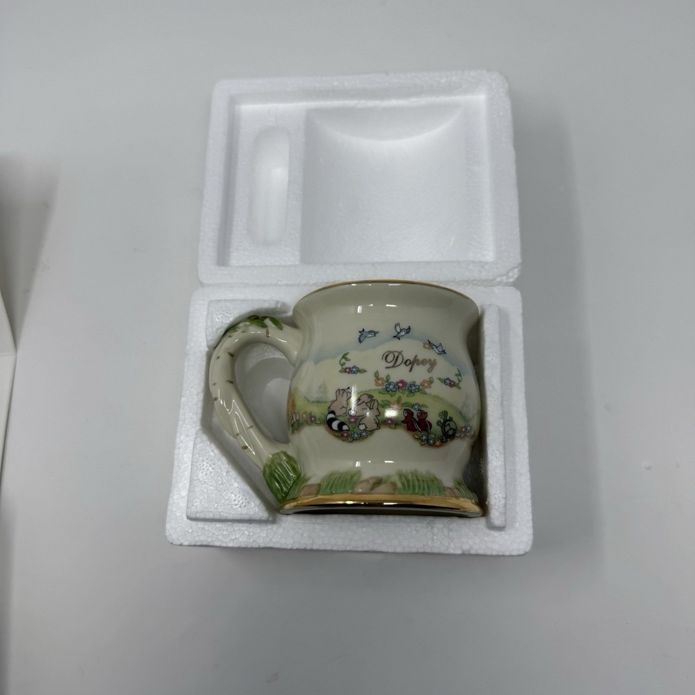 Lenox Disney Snow White And Seven Dwarfs Dopey Fine Porcelain Mug Gold Trim 8 oz - Picture 7 of 8